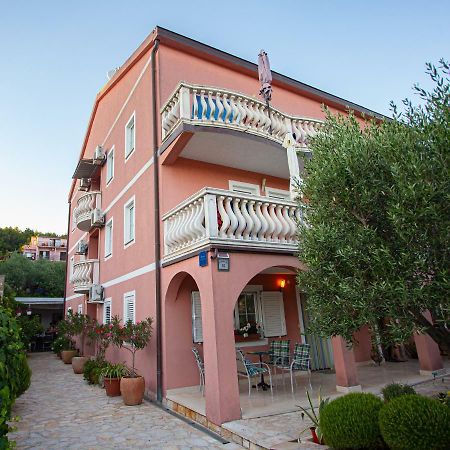 Apartments Ljubo Старий Град Екстер'єр фото
